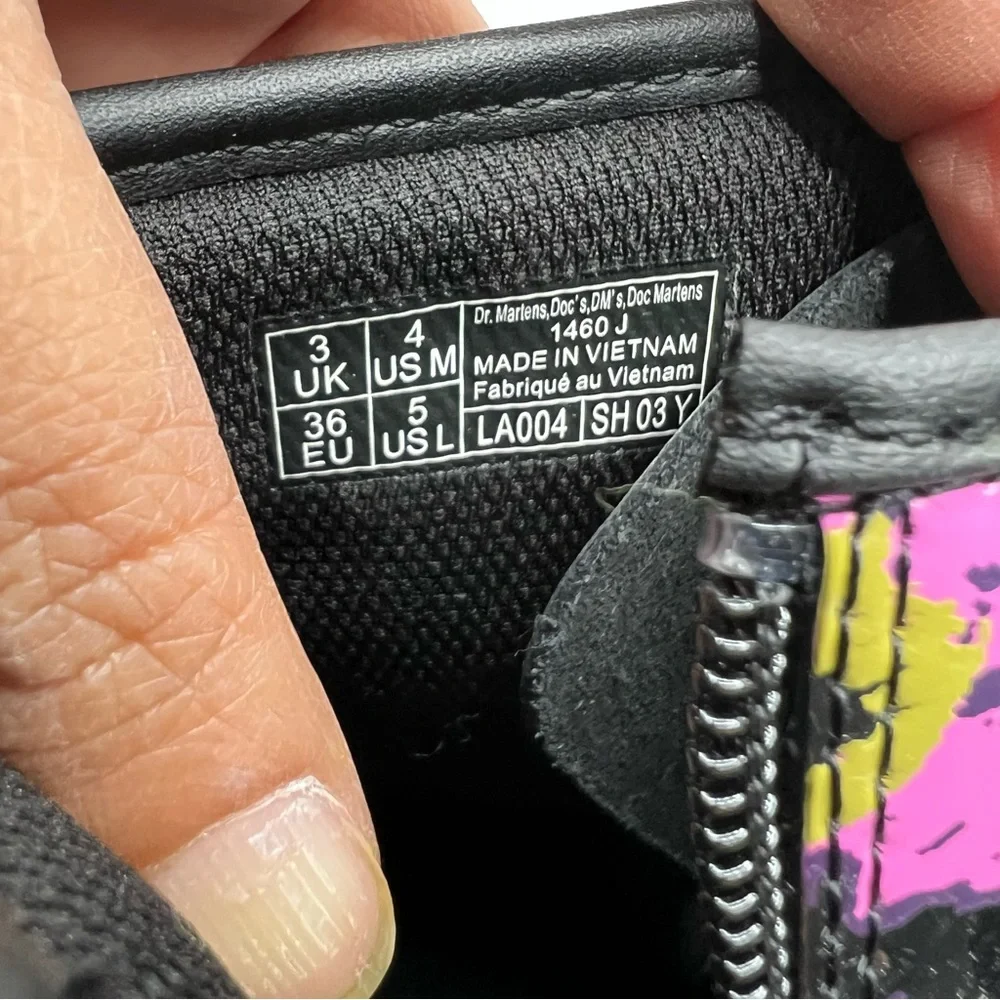 Dr. Martens 1460 Junior Pansey Fayre Patent Lamper Combat Boots Black Pink